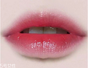 ysl唇釉怎么涂不掉色？唇部保養(yǎng)很重要