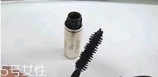 迪奧睫毛膏怎么樣？刷完睫毛膏再夾一次睫毛更卷翹