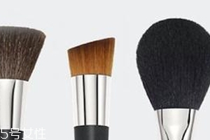 粉底刷可以用吹風(fēng)機(jī)吹干嗎？會(huì)炸毛