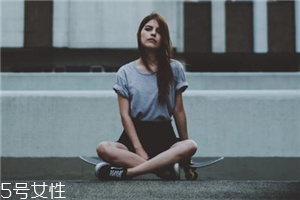 2018流行什么款式板鞋？超火的板鞋款式大盤點(diǎn)