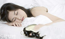 哪些人不能朝左睡覺？有心病人群