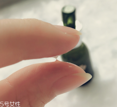 LA MER修護(hù)精華露孕媽能用嗎？適合產(chǎn)后去皺