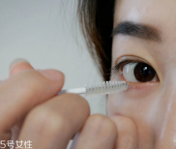睫毛增長液可以用于眉毛嗎？睫毛增長液還可以涂頭發(fā)