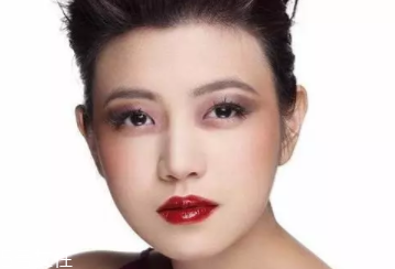 鵝蛋臉適合什么妝容？不適合濃妝