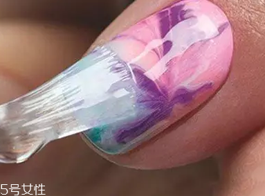 漸變指甲怎么配色？溫暖配色教程