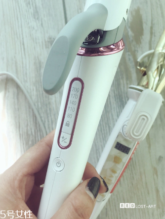 小泉成器陶瓷卷發(fā)棒好用嗎？好用的發(fā)型工具卷發(fā)棒