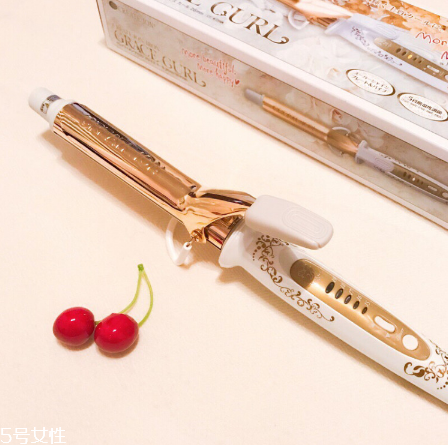小泉成器陶瓷卷發(fā)棒好用嗎？好用的發(fā)型工具卷發(fā)棒