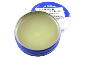 凡士林為什么適合敏感肌膚？世界上最好的隔離產(chǎn)品