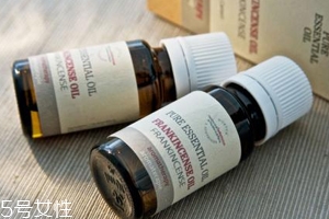 精油和植物油是一回事嗎？精油不是油脂