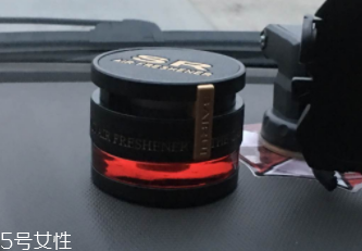 女士香水什么味道好？這6款香水親切又高級