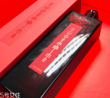 皮膚不吸收護(hù)膚品怎么回事？光用乳液面霜遠(yuǎn)遠(yuǎn)不夠