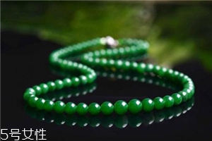 翡翠冰種和糯種哪個(gè)好？原來(lái)有這么大的區(qū)別