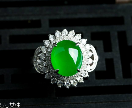 翡翠冰種和糯種哪個(gè)好？原來(lái)有這么大的區(qū)別