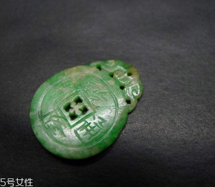 翡翠冰種和糯種哪個(gè)好？原來(lái)有這么大的區(qū)別