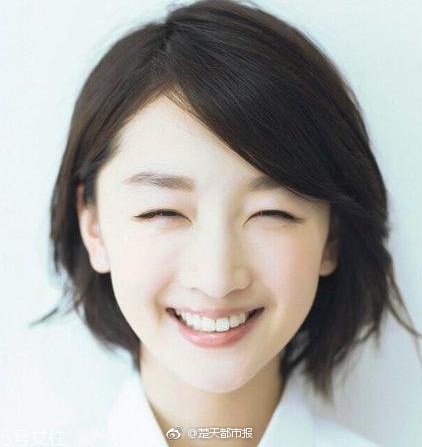 短發(fā)發(fā)尾外翻的發(fā)型怎么弄？誰弄誰美