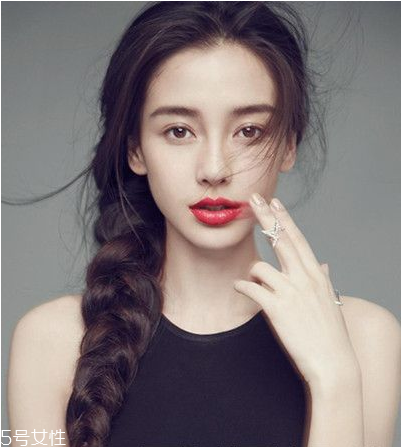 短發(fā)怎么做新娘造型？編發(fā)好看又簡單