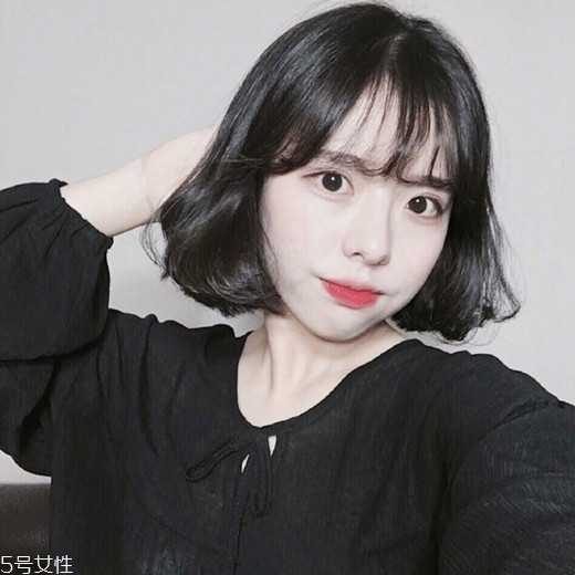 內(nèi)扣短發(fā)適合什么臉型？臉小是關鍵