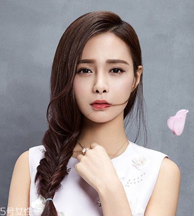 短發(fā)怎么做新娘造型？編發(fā)好看又簡單