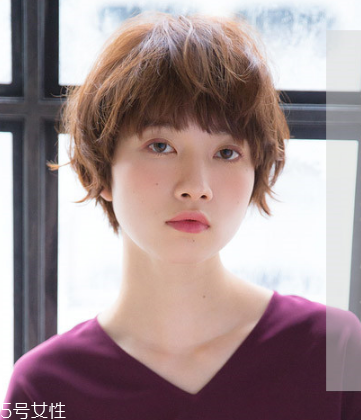 發(fā)量多女生適合什么發(fā)型？形象百變的你