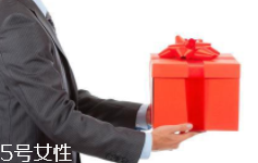 給領(lǐng)導(dǎo)送禮怎么說合適？真誠并且要注意分寸