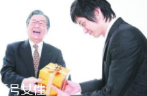 給領(lǐng)導(dǎo)送禮怎么說合適？真誠并且要注意分寸