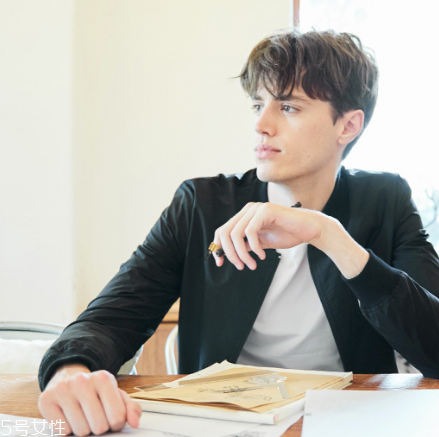 男士夾克什么款式好看？寒冬也能溫暖玩腔調(diào)