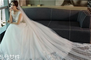 中式秀禾服和西式婚紗哪個(gè)好看？打造完美新娘