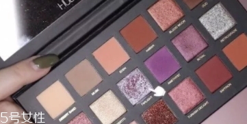 huda beauty沙漠盤怎么畫？油管大神一步步示范