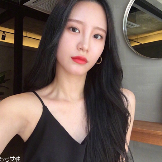 發(fā)量多女生適合什么發(fā)型？形象百變的你