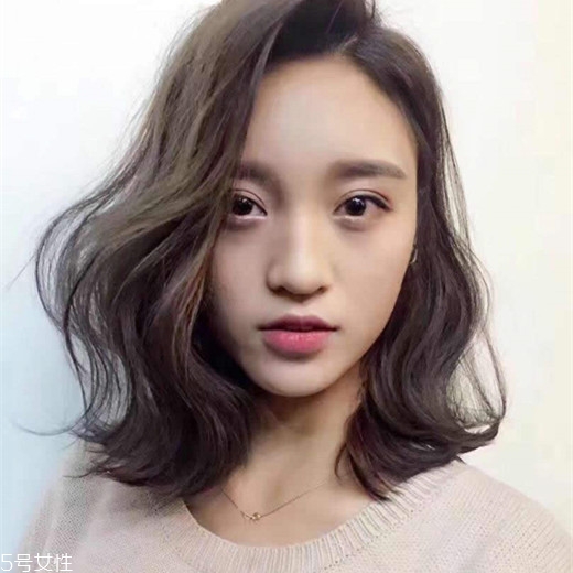 齊肩發(fā)怎么燙好看？女生發(fā)型設(shè)計(jì)與臉形搭配