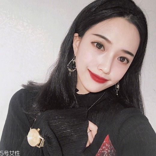 齊肩發(fā)怎么燙好看？女生發(fā)型設計與臉形搭配