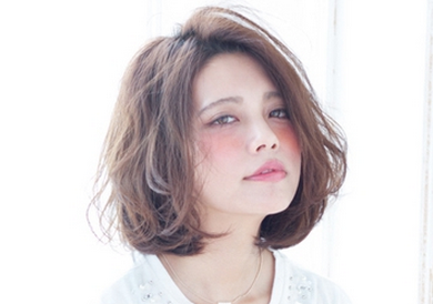 齊肩發(fā)怎么燙好看？女生發(fā)型設計與臉形搭配