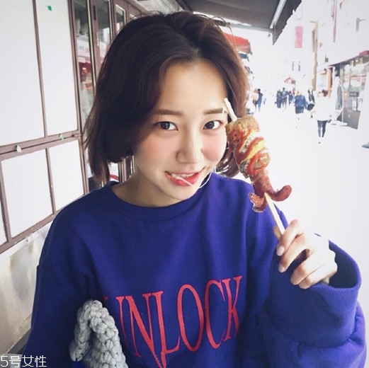 女生發(fā)質(zhì)軟適合什么發(fā)型？胖圓臉顯瘦發(fā)型參考