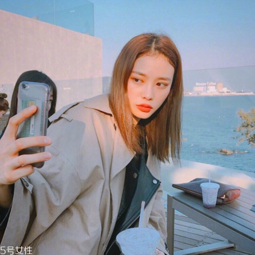 齊肩發(fā)怎么燙好看？女生發(fā)型設計與臉形搭配