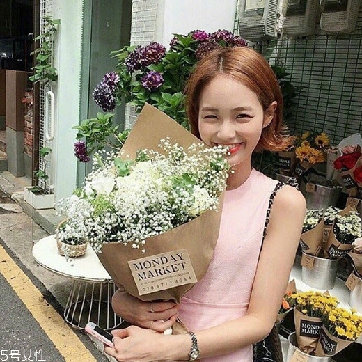 齊肩發(fā)怎么燙好看？女生發(fā)型設計與臉形搭配