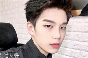 2018男生流行什么發(fā)型款式？2018男生染發(fā)顏色推薦