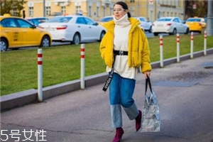 闊腿褲冬天怎么搭配？過(guò)一個(gè)時(shí)髦的冬天