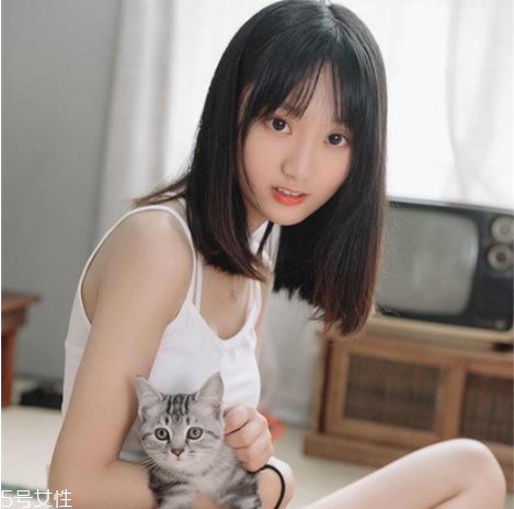 齊肩直發(fā)染什么顏色好看？簡(jiǎn)單好看的齊肩發(fā)扎法