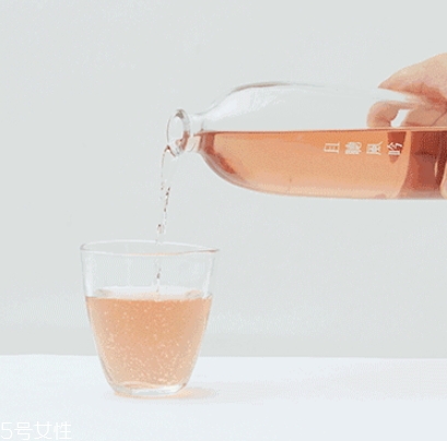 且聽風吟玫瑰酒好喝嗎？哪里買？