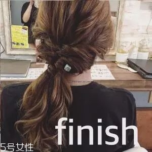 女生冬天長發(fā)怎么編好看？長發(fā)妹紙才懂得的痛