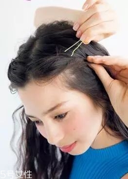 女生冬天長發(fā)怎么編好看？長發(fā)妹紙才懂得的痛