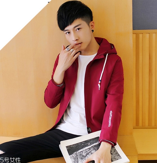 2018男生流行什么發(fā)型款式？2018男生染發(fā)顏色推薦