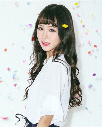 小個(gè)子女生適合什么發(fā)型？蓬松隨意效果
