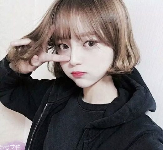 小個(gè)子女生適合什么發(fā)型？蓬松隨意效果