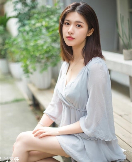 齊肩直發(fā)染什么顏色好看？簡(jiǎn)單好看的齊肩發(fā)扎法