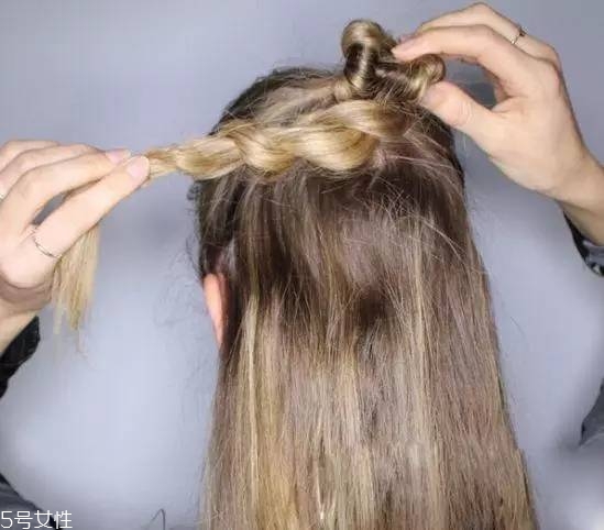 女生冬天長發(fā)怎么編好看？長發(fā)妹紙才懂得的痛