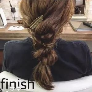 女生冬天長發(fā)怎么編好看？長發(fā)妹紙才懂得的痛