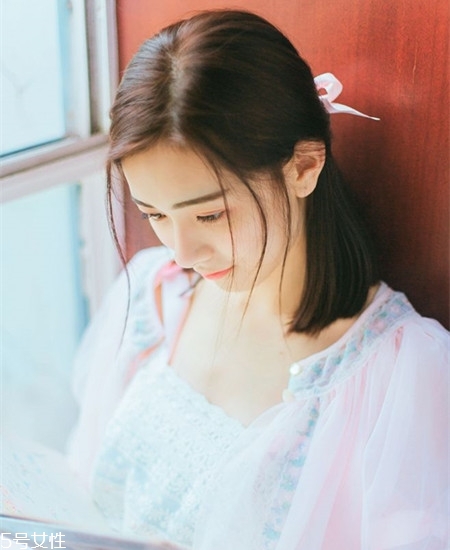 齊肩直發(fā)染什么顏色好看？簡(jiǎn)單好看的齊肩發(fā)扎法