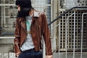 棕色皮衣怎么搭配？玩轉(zhuǎn)復古潮流風