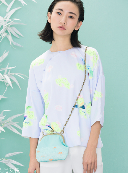 中國(guó)風(fēng)衣服怎么搭配？帶你演繹傳統(tǒng)之美